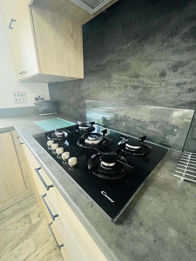 Fir Tree Lodge With Hot Tub York Bagian luar foto