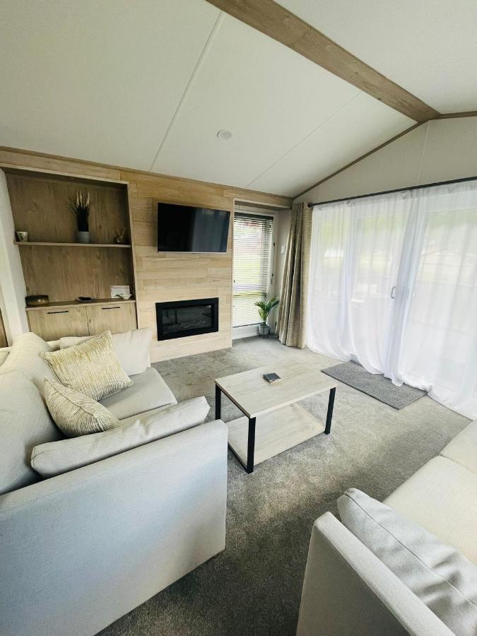 Fir Tree Lodge With Hot Tub York Bagian luar foto