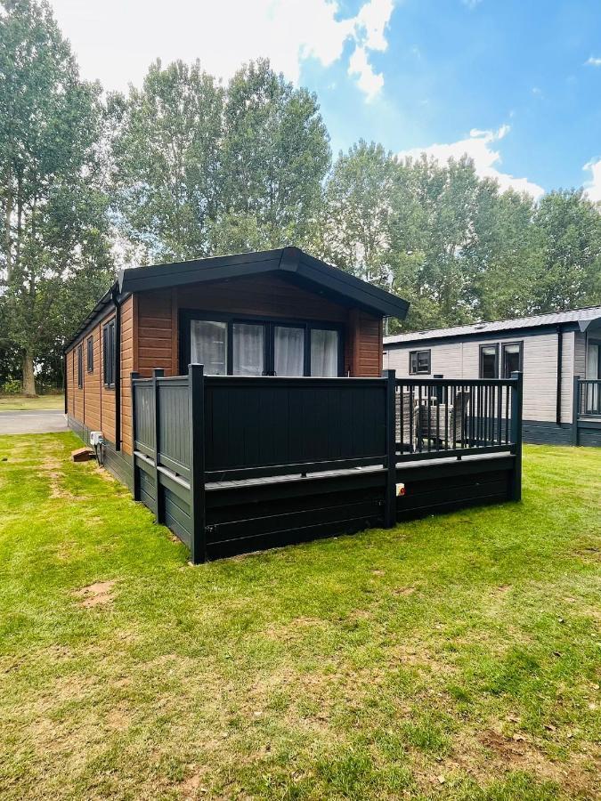 Fir Tree Lodge With Hot Tub York Bagian luar foto